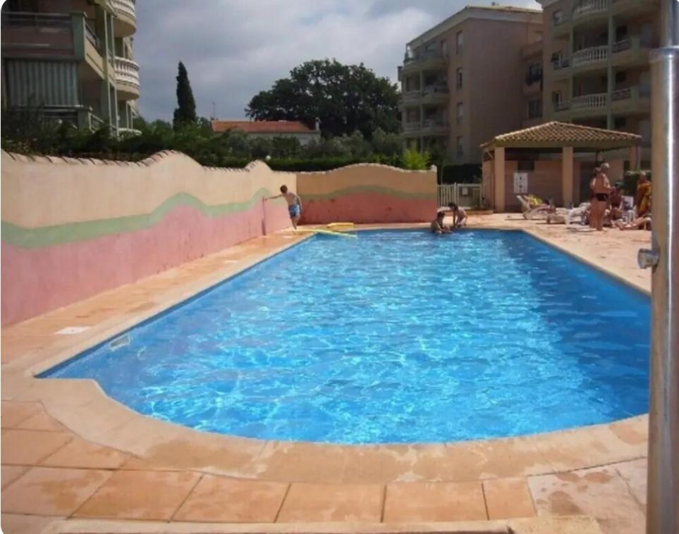 Apartament Gemuetliches Studio, Pool, Parkplatz. Ohne Vis-A-Vis. Fréjus Zewnętrze zdjęcie